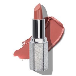 Jaclyn cosmetics Sofia